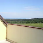 оазис бийч Апартамент *